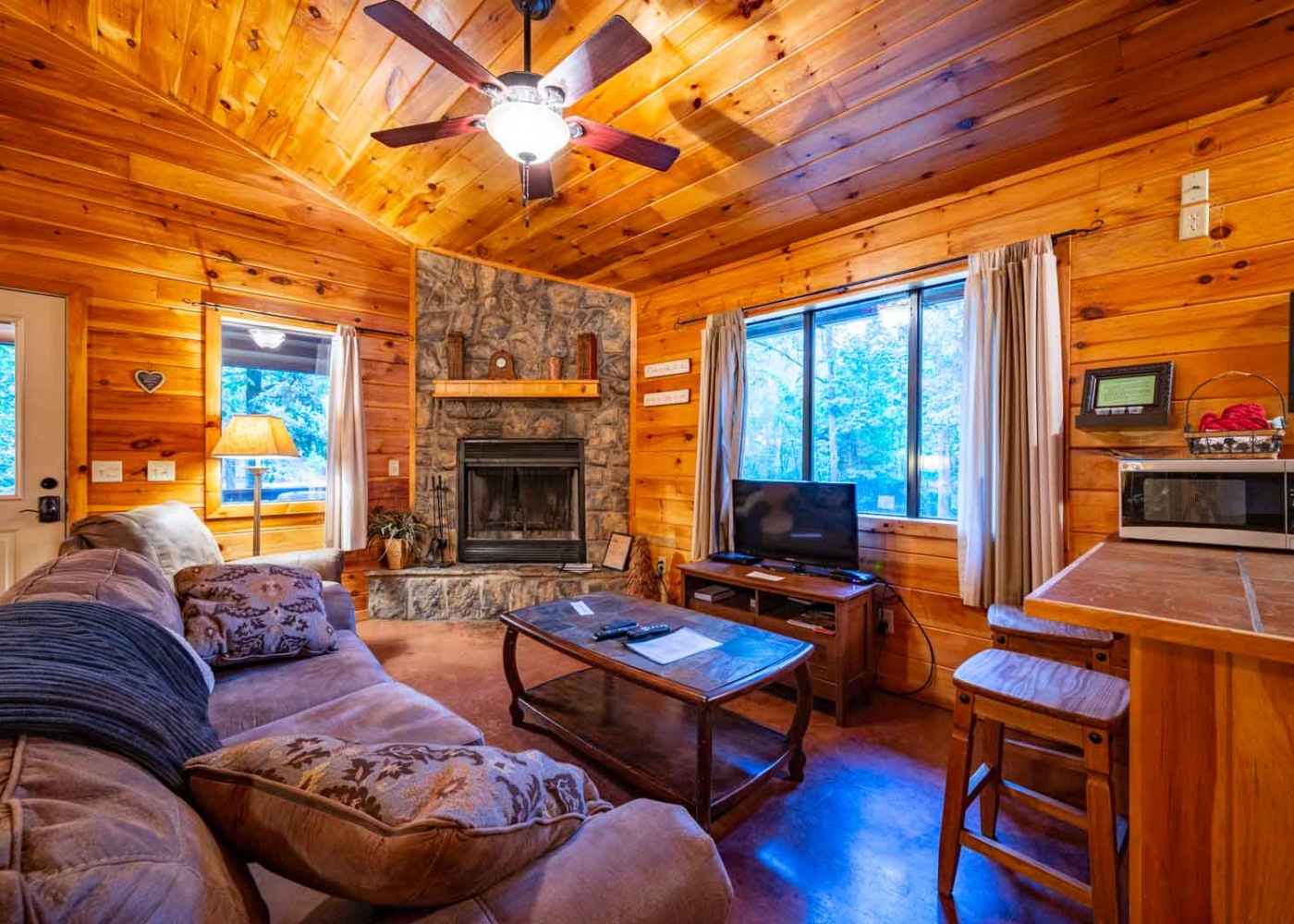 Studio cabin in the beautiful heart of Hochatown, OK – Broken Bow Real ...